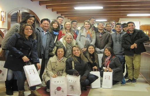 Young visitors from Southernamerica get acquainted with Grappa !